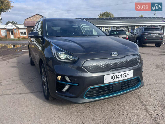 Сірий Кіа Niro, об'ємом двигуна 0 л та пробігом 140 тис. км за 18500 $, фото 4 на Automoto.ua