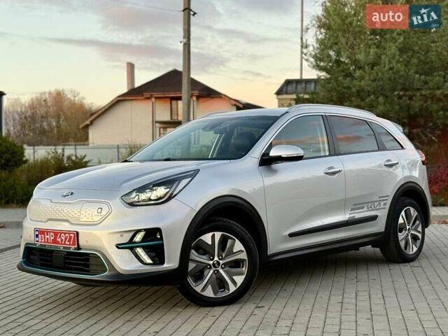 Киа Niro 2021 в Бердичеве на Automoto.ua Серый Киа Niro, объемом двигателя 0 л и пробегом 70 тыс. км за 21350 $, фото 2 на Automoto.ua