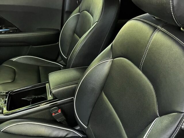 Серый Киа Niro, объемом двигателя 0 л и пробегом 112 тыс. км за 19000 $, фото 7 на Automoto.ua