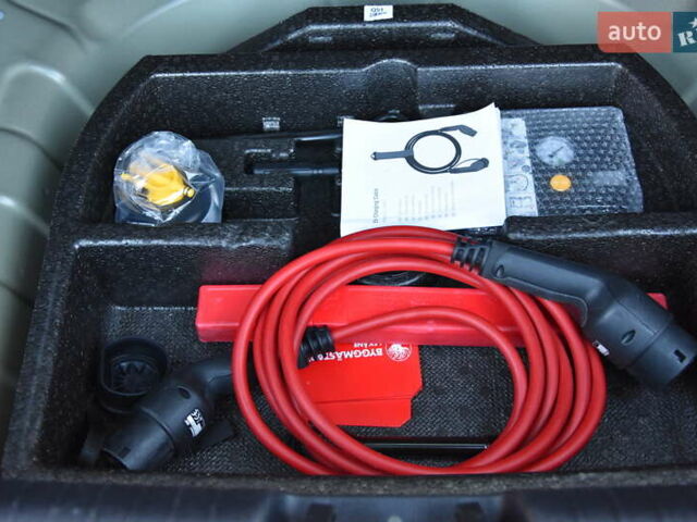 Сірий Кіа Niro, об'ємом двигуна 0 л та пробігом 99 тис. км за 22880 $, фото 51 на Automoto.ua