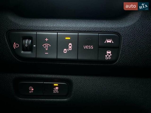 Серый Киа Niro, объемом двигателя 0 л и пробегом 54 тыс. км за 23900 $, фото 41 на Automoto.ua