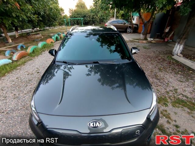 Серый Киа Niro, объемом двигателя 0 л и пробегом 72 тыс. км за 22000 $, фото 1 на Automoto.ua