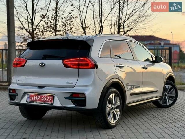 Киа Niro 2021 в Бердичеве на Automoto.ua Серый Киа Niro, объемом двигателя 0 л и пробегом 70 тыс. км за 21350 $, фото 17 на Automoto.ua