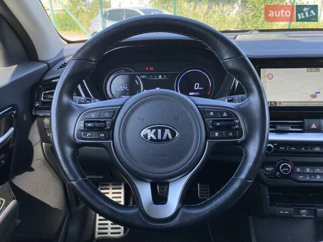 Серый Киа Niro, объемом двигателя 0 л и пробегом 67 тыс. км за 23400 $, фото 37 на Automoto.ua