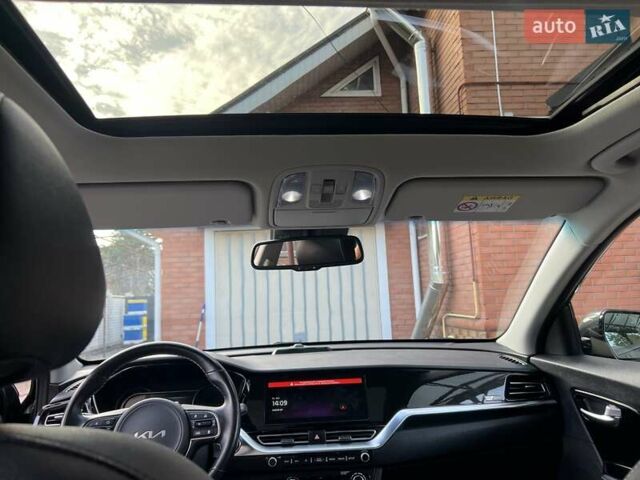 Серый Киа Niro, объемом двигателя 0 л и пробегом 106 тыс. км за 21700 $, фото 9 на Automoto.ua