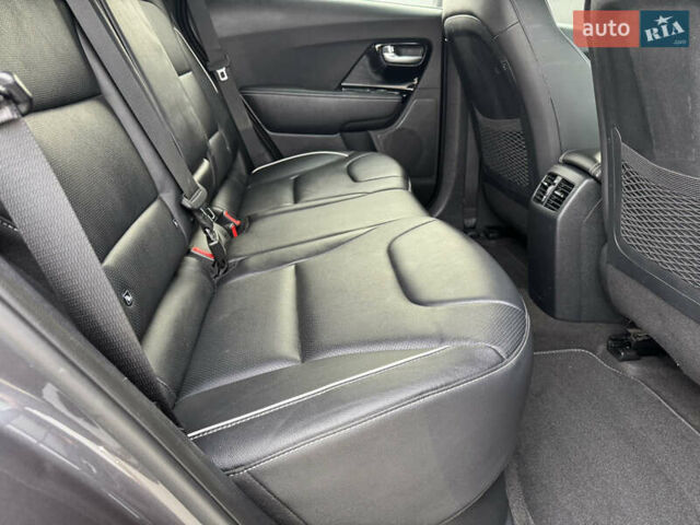 Серый Киа Niro, объемом двигателя 0 л и пробегом 147 тыс. км за 18450 $, фото 62 на Automoto.ua