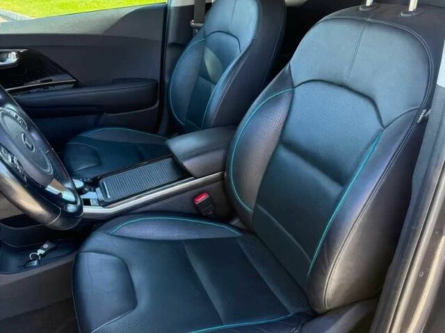 Серый Киа Niro, объемом двигателя 0 л и пробегом 31 тыс. км за 7200 $, фото 6 на Automoto.ua