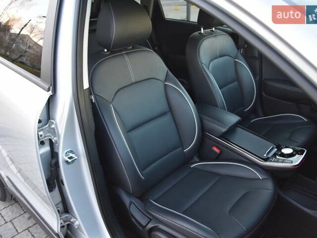 Серый Киа Niro, объемом двигателя 0 л и пробегом 23 тыс. км за 24590 $, фото 21 на Automoto.ua