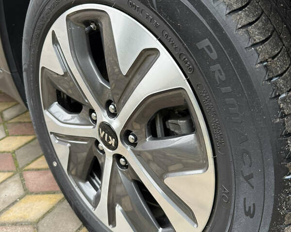 Сірий Кіа Niro, об'ємом двигуна 0 л та пробігом 50 тис. км за 22300 $, фото 30 на Automoto.ua