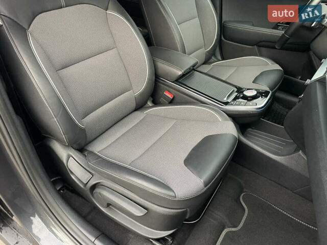 Сірий Кіа Niro, об'ємом двигуна 0 л та пробігом 52 тис. км за 22999 $, фото 59 на Automoto.ua