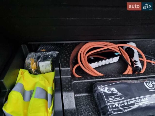 Серый Киа Niro, объемом двигателя 0 л и пробегом 42 тыс. км за 22850 $, фото 15 на Automoto.ua