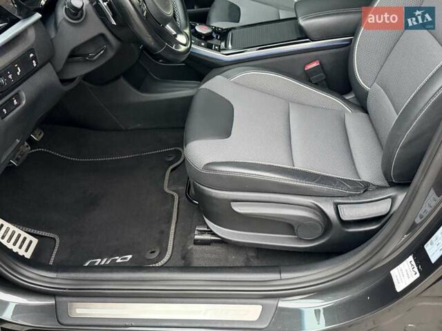 Серый Киа Niro, объемом двигателя 0 л и пробегом 47 тыс. км за 23890 $, фото 10 на Automoto.ua