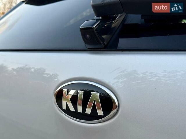 Киа Niro 2021 в Бердичеве на Automoto.ua Серый Киа Niro, объемом двигателя 0 л и пробегом 70 тыс. км за 21350 $, фото 43 на Automoto.ua
