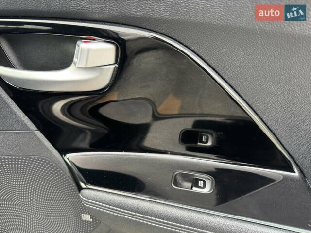 Серый Киа Niro, объемом двигателя 0 л и пробегом 147 тыс. км за 18450 $, фото 52 на Automoto.ua