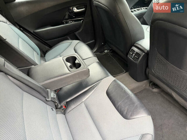 Сірий Кіа Niro, об'ємом двигуна 0 л та пробігом 149 тис. км за 17350 $, фото 36 на Automoto.ua