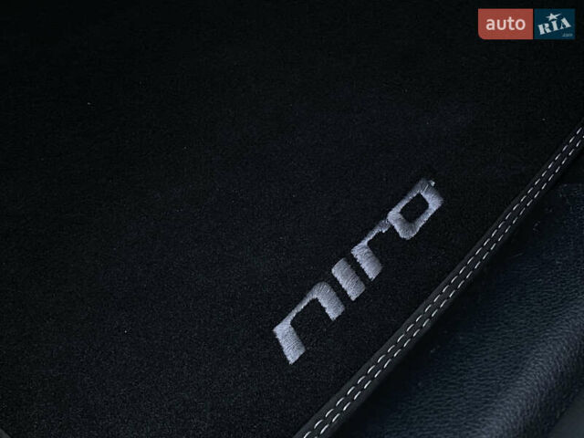Серый Киа Niro, объемом двигателя 0 л и пробегом 59 тыс. км за 21299 $, фото 37 на Automoto.ua