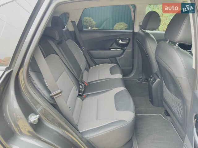 Серый Киа Niro, объемом двигателя 0 л и пробегом 137 тыс. км за 18950 $, фото 29 на Automoto.ua