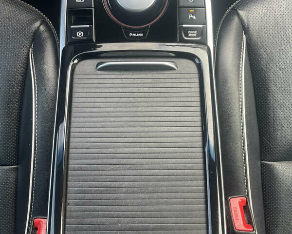 Сірий Кіа Niro, об'ємом двигуна 0 л та пробігом 140 тис. км за 18500 $, фото 35 на Automoto.ua