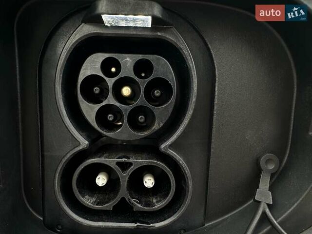 Сірий Кіа Niro, об'ємом двигуна 0 л та пробігом 37 тис. км за 24600 $, фото 18 на Automoto.ua