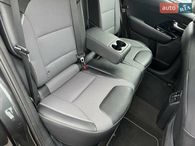 Серый Киа Niro, объемом двигателя 0 л и пробегом 107 тыс. км за 20903 $, фото 35 на Automoto.ua