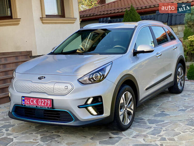 Серый Киа Niro, объемом двигателя 0 л и пробегом 59 тыс. км за 21299 $, фото 1 на Automoto.ua