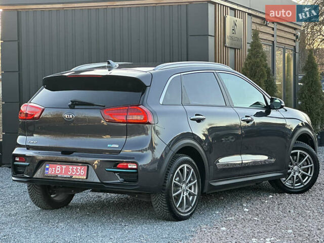 Серый Киа Niro, объемом двигателя 0 л и пробегом 55 тыс. км за 18899 $, фото 16 на Automoto.ua
