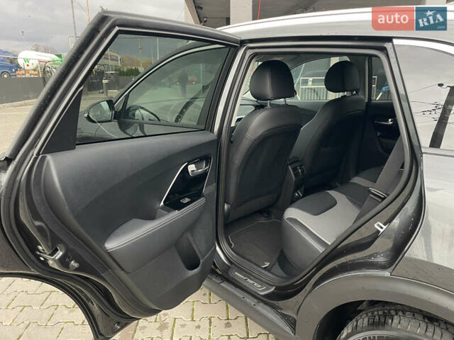 Сірий Кіа Niro, об'ємом двигуна 0 л та пробігом 52 тис. км за 22999 $, фото 24 на Automoto.ua