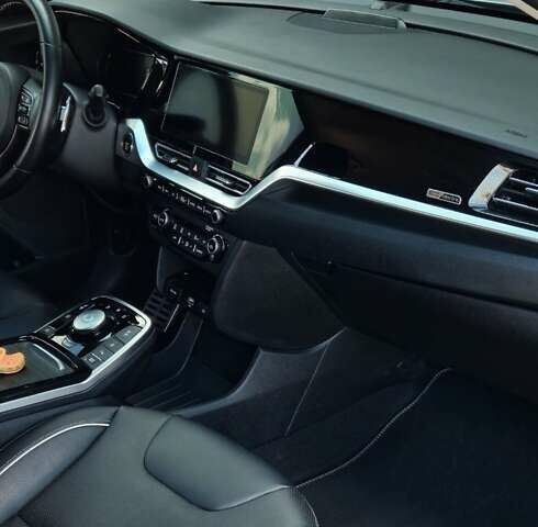 Серый Киа Niro, объемом двигателя 0 л и пробегом 32 тыс. км за 23500 $, фото 42 на Automoto.ua