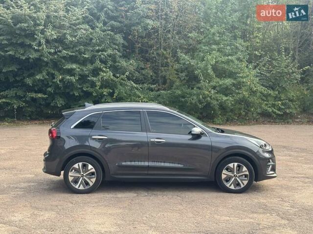 Сірий Кіа Niro, об'ємом двигуна 0 л та пробігом 99 тис. км за 18450 $, фото 10 на Automoto.ua
