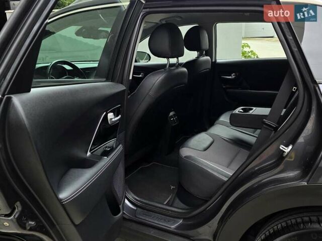 Серый Киа Niro, объемом двигателя 0 л и пробегом 153 тыс. км за 17950 $, фото 26 на Automoto.ua