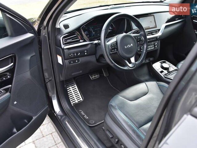 Серый Киа Niro, объемом двигателя 0 л и пробегом 34 тыс. км за 23999 $, фото 10 на Automoto.ua