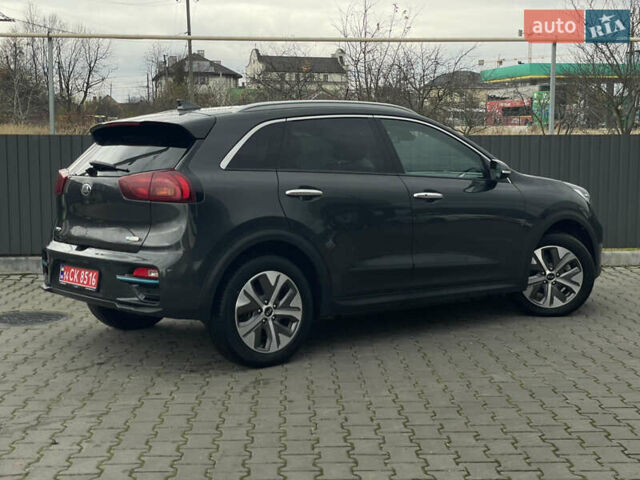 Сірий Кіа Niro, об'ємом двигуна 0 л та пробігом 52 тис. км за 22999 $, фото 19 на Automoto.ua