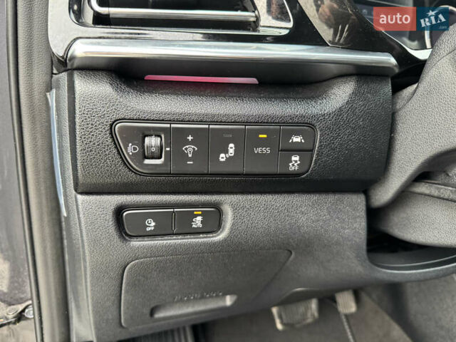 Серый Киа Niro, объемом двигателя 0 л и пробегом 147 тыс. км за 18450 $, фото 42 на Automoto.ua