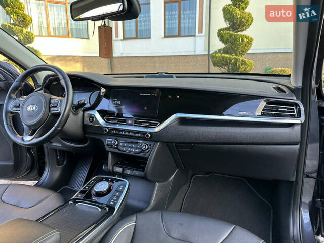 Серый Киа Niro, объемом двигателя 0 л и пробегом 38 тыс. км за 19999 $, фото 56 на Automoto.ua