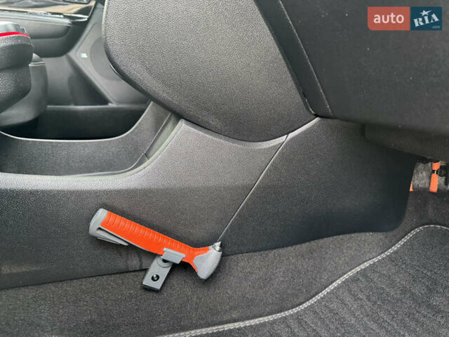 Серый Киа Niro, объемом двигателя 0 л и пробегом 147 тыс. км за 18450 $, фото 59 на Automoto.ua