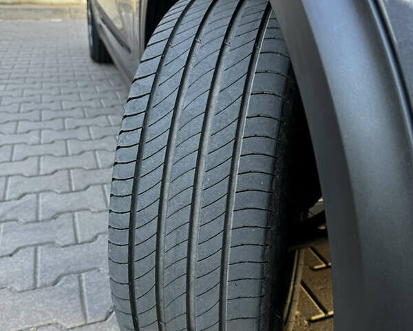 Серый Киа Niro, объемом двигателя 0 л и пробегом 86 тыс. км за 23400 $, фото 25 на Automoto.ua