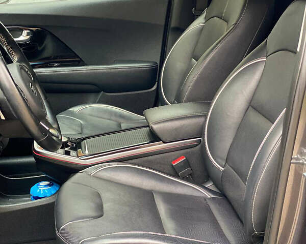 Серый Киа Niro, объемом двигателя 0 л и пробегом 149 тыс. км за 18550 $, фото 22 на Automoto.ua