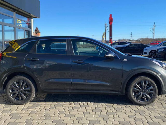 Сірий Кіа Niro, об'ємом двигуна 39 л та пробігом 27 тис. км за 17600 $, фото 5 на Automoto.ua