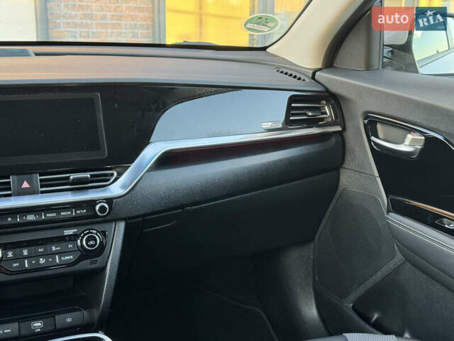 Серый Киа Niro, объемом двигателя 0 л и пробегом 139 тыс. км за 17999 $, фото 47 на Automoto.ua