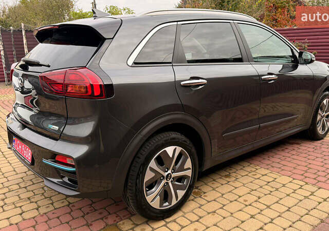 Серый Киа Niro, объемом двигателя 0 л и пробегом 88 тыс. км за 19700 $, фото 13 на Automoto.ua