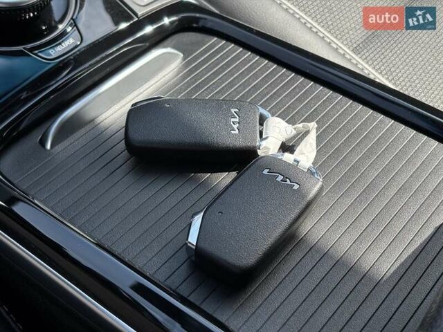 Серый Киа Niro, объемом двигателя 0 л и пробегом 62 тыс. км за 22450 $, фото 22 на Automoto.ua