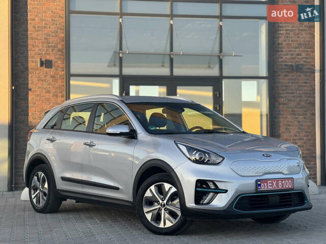 Серый Киа Niro, объемом двигателя 0 л и пробегом 139 тыс. км за 17999 $, фото 2 на Automoto.ua
