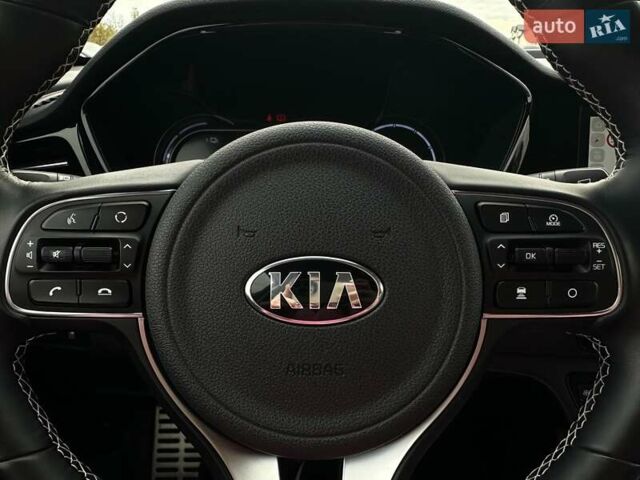 Серый Киа Niro, объемом двигателя 0 л и пробегом 62 тыс. км за 23600 $, фото 45 на Automoto.ua