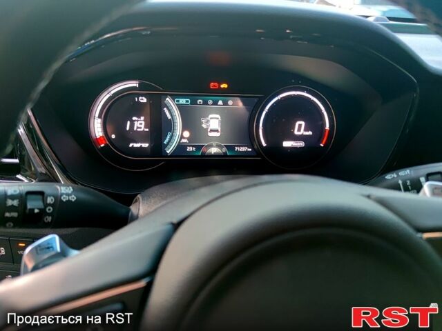Серый Киа Niro, объемом двигателя 0 л и пробегом 72 тыс. км за 22000 $, фото 6 на Automoto.ua