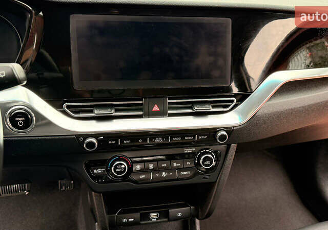 Серый Киа Niro, объемом двигателя 0 л и пробегом 88 тыс. км за 19700 $, фото 29 на Automoto.ua