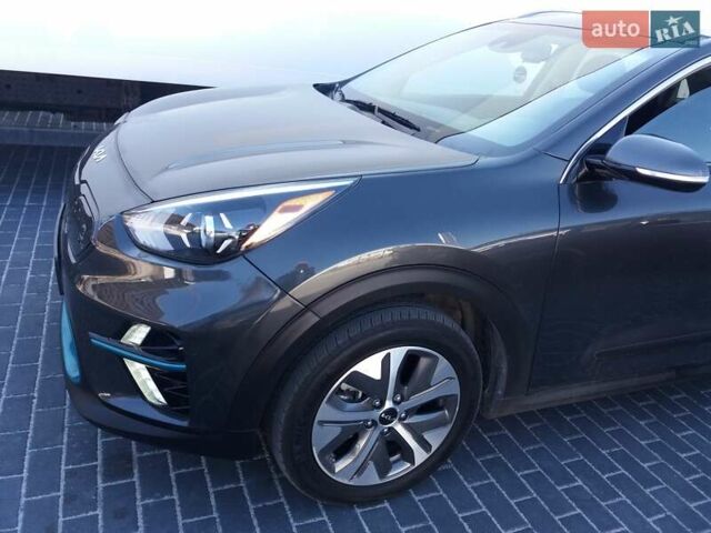 Серый Киа Niro, объемом двигателя 0 л и пробегом 69 тыс. км за 20300 $, фото 2 на Automoto.ua