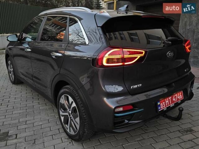 Сірий Кіа Niro, об'ємом двигуна 0 л та пробігом 136 тис. км за 18899 $, фото 9 на Automoto.ua