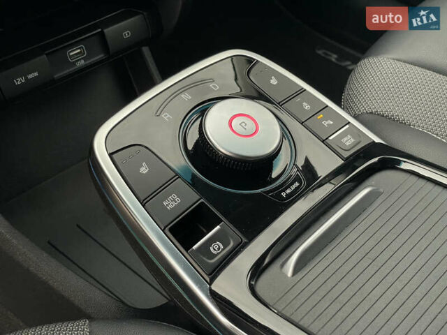 Сірий Кіа Niro, об'ємом двигуна 0 л та пробігом 52 тис. км за 22999 $, фото 56 на Automoto.ua