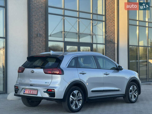 Серый Киа Niro, объемом двигателя 0 л и пробегом 139 тыс. км за 17999 $, фото 21 на Automoto.ua