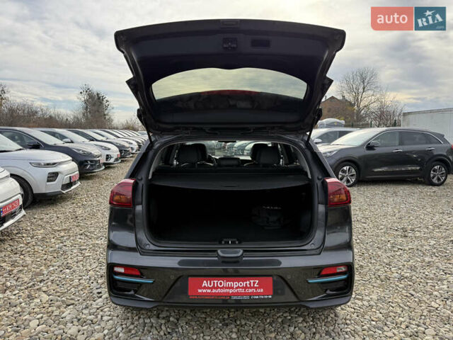 Серый Киа Niro, объемом двигателя 0 л и пробегом 82 тыс. км за 22900 $, фото 87 на Automoto.ua